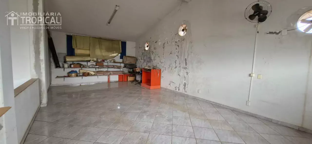 Aluga-se ponto comercia de esquina  bem localizado em Porto Nacional-To. — Miniatura 12