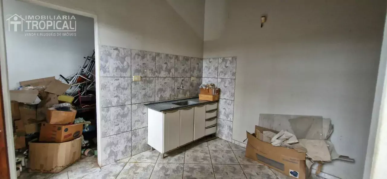Aluga-se ponto comercia de esquina  bem localizado em Porto Nacional-To. — Miniatura 8