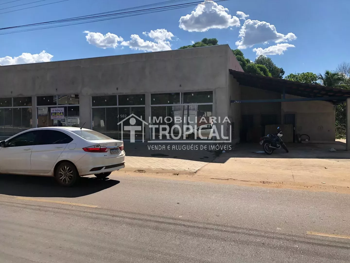 Aluga-se sala comercial bem localizada no centro de Porto Nacional-To. — Miniatura 4
