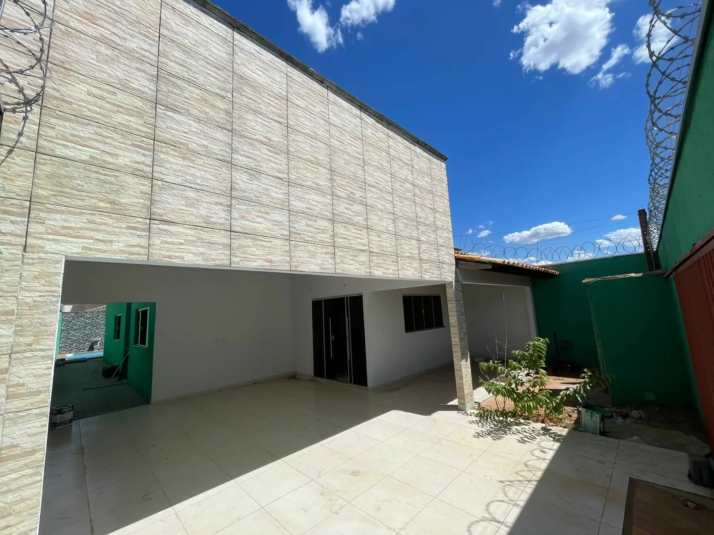 Vendo casa com Piscina no setor jardim America  em Porto Nacional-TO. — Miniatura 3