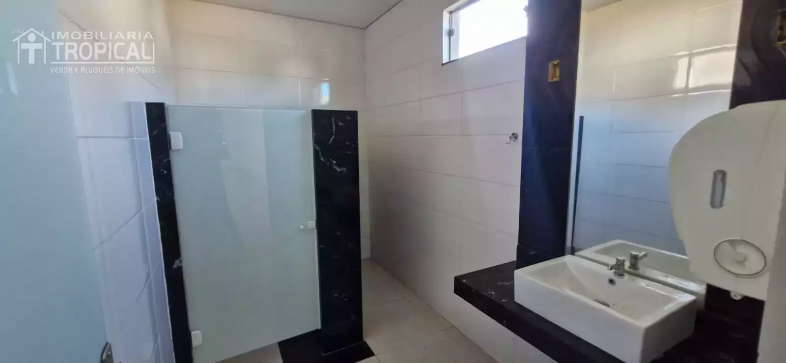 Aluga-se ponto comercial bem localizado no centro de Porto Naconal-To. — Miniatura 7