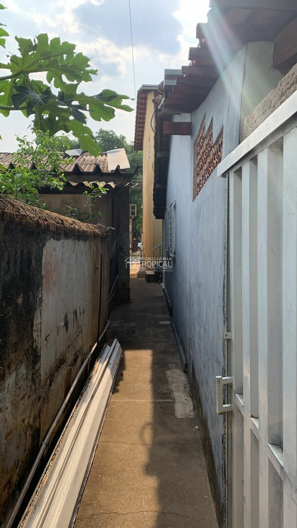 Vende-se prédio comercial com 03 casas no centro de Porto Nacional-To. — Miniatura 6