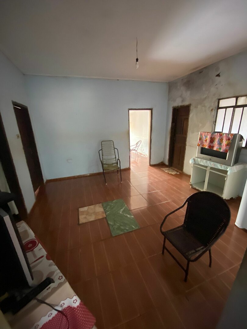 Casa no Setor Aeroporto, bem Localizada em Porto Nacional-TO — Miniatura 8