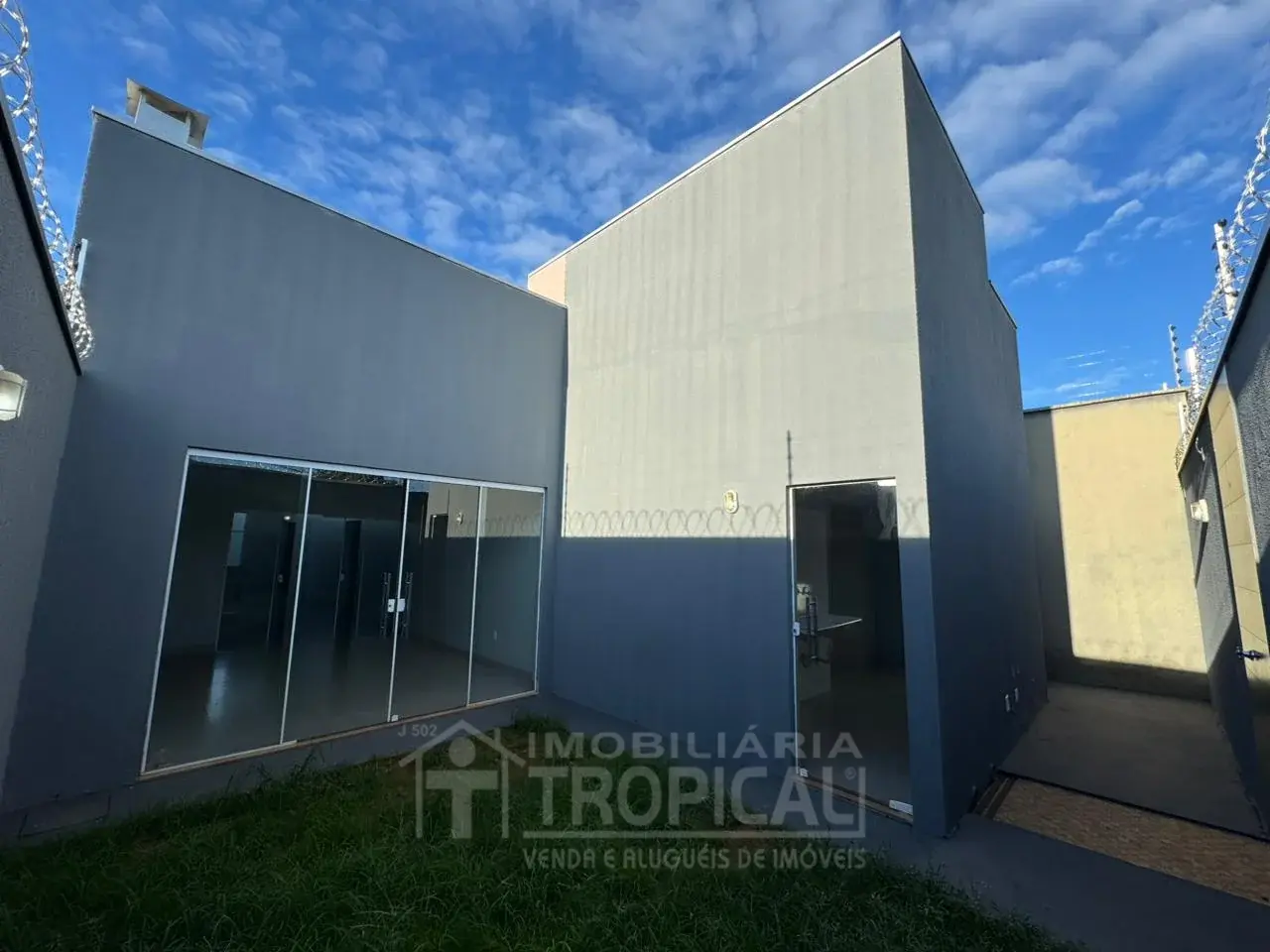 Vende-se casa com energia solar no setor Jd. América em Porto Nacional-To. — Miniatura 15
