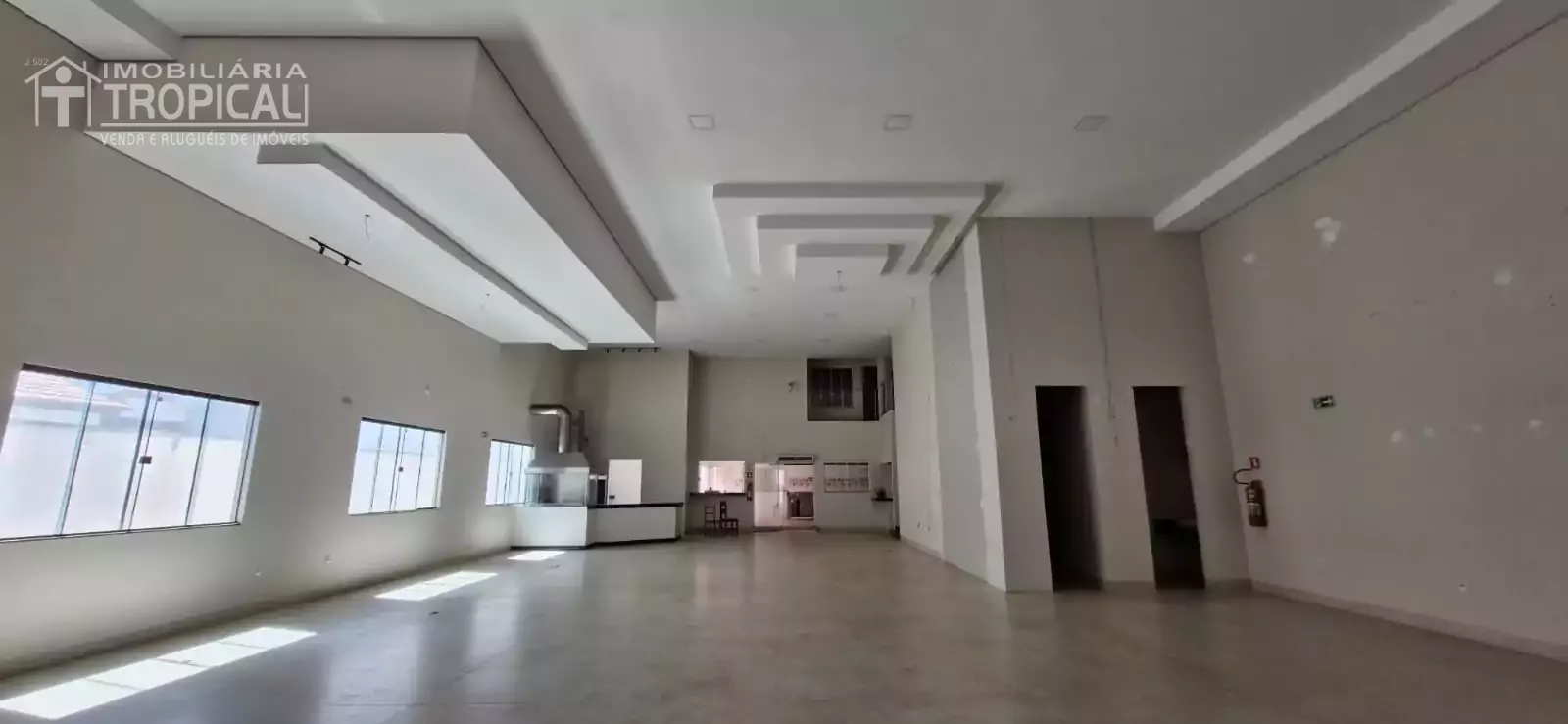 Aluga-se ponto comercial bem localizado no centro de Porto Naconal-To. — Miniatura 12