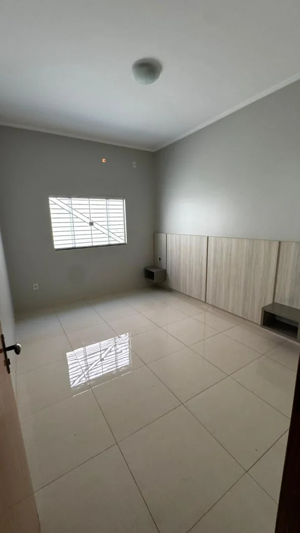 Vendo casa de Alto padrao localizado no setor jardim America em Porto Nacional-TO. — Miniatura 10