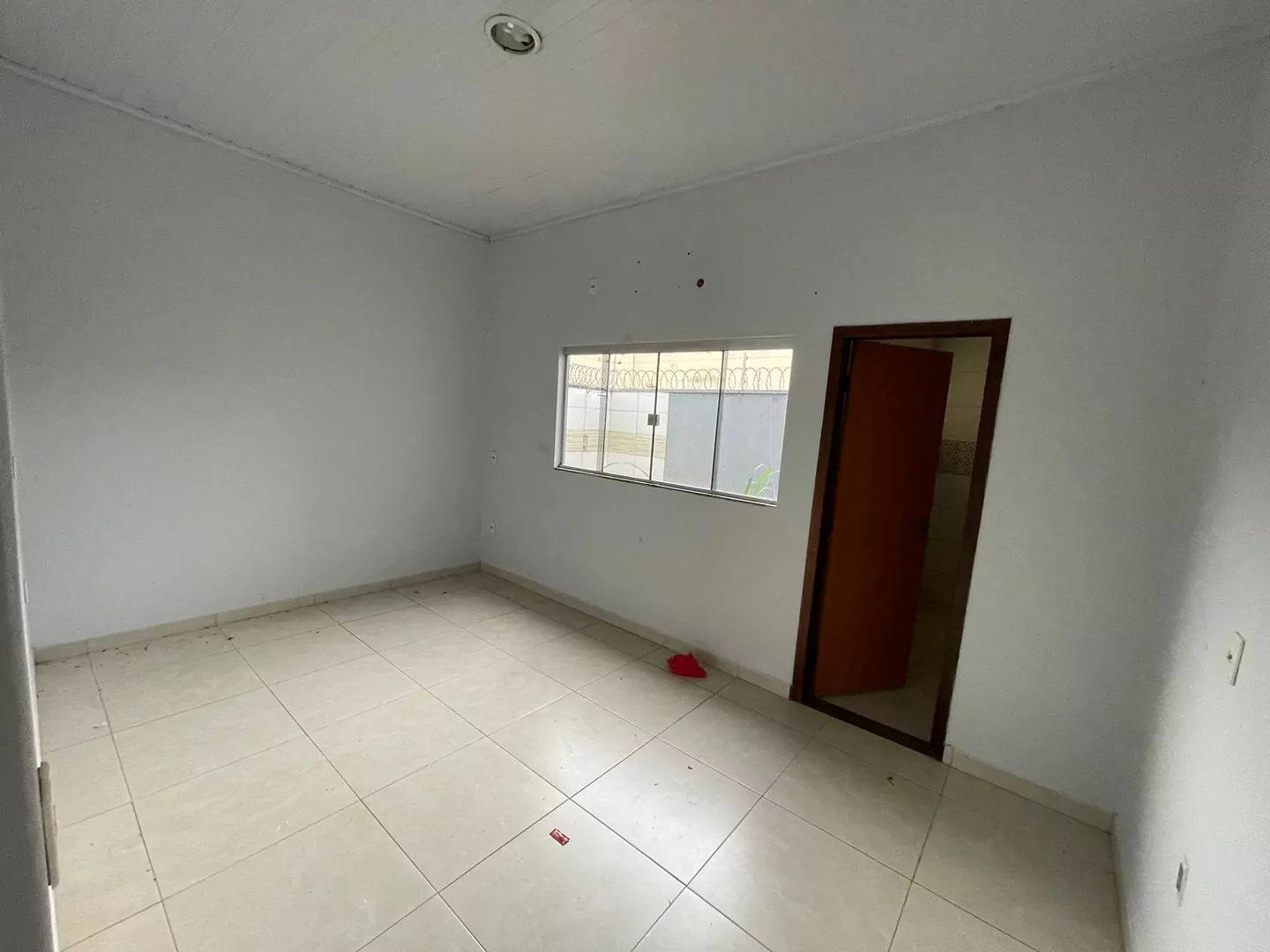 Aluga-se casa no setor Ype, próximo ITPAC Porto Nacional-To. — Miniatura 7