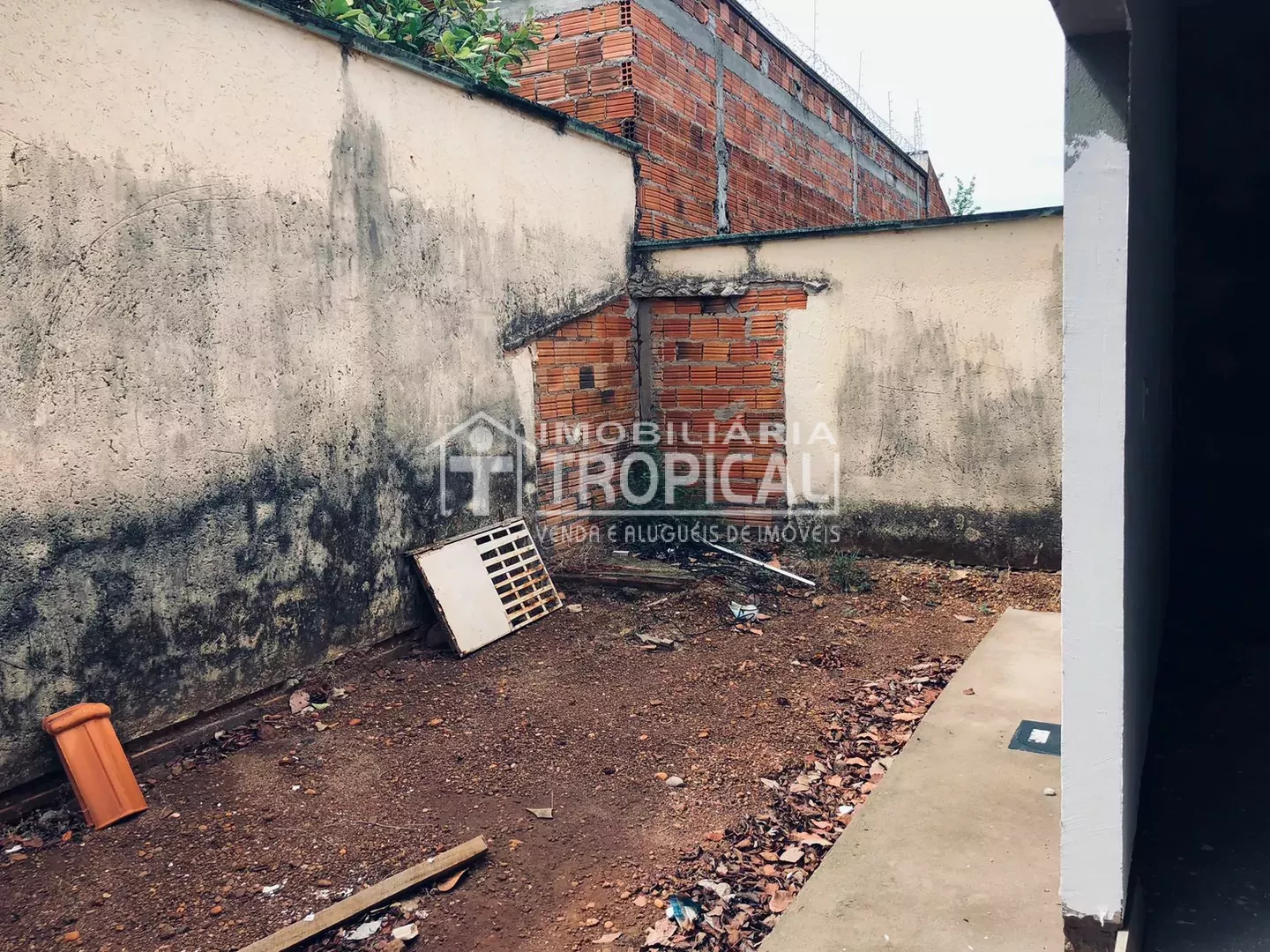 Vende-se casa inacabada bem localizada em Porto Nacional-To. — Miniatura 20