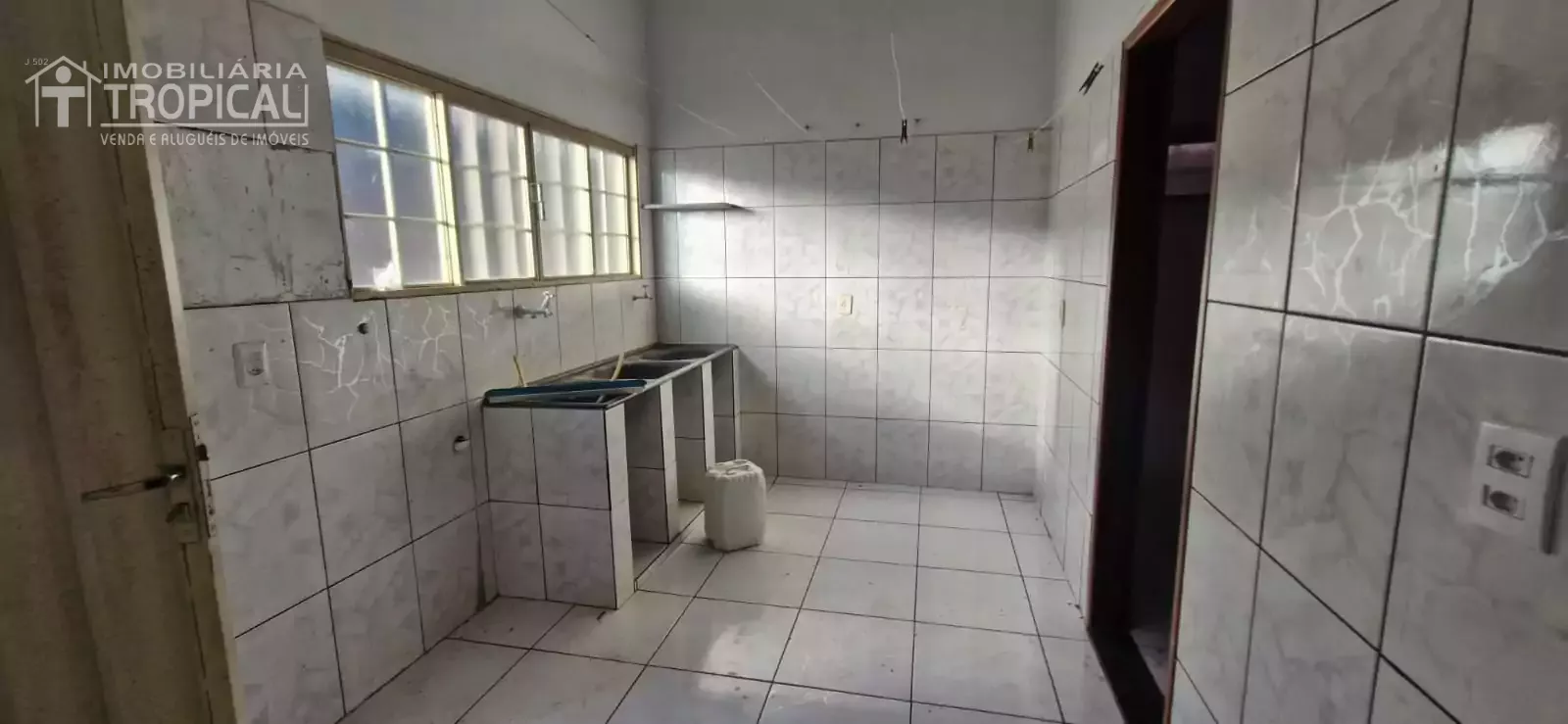 Aluga-se casa bem localizada no setor Jd. Brasília em Porto Nacional-To. — Miniatura 16