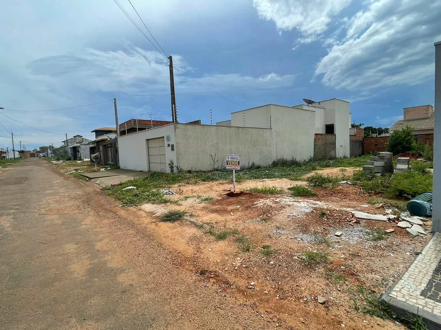 Lote murado no Jardim America em Porto Nacional-TO. — Miniatura 3