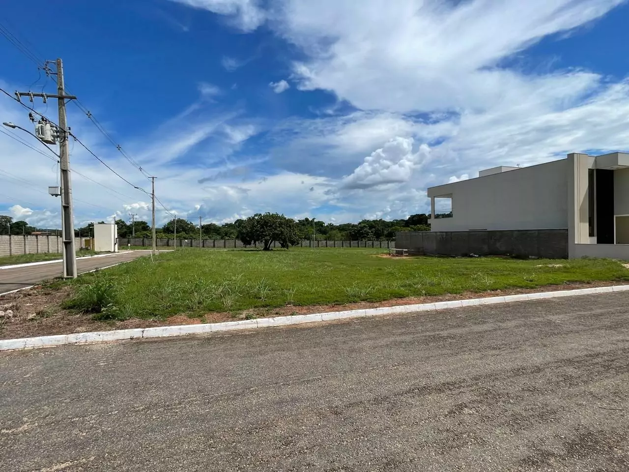 Vendo Lote no condominio Porto Leman em Porto Nacional-TO — Miniatura 4