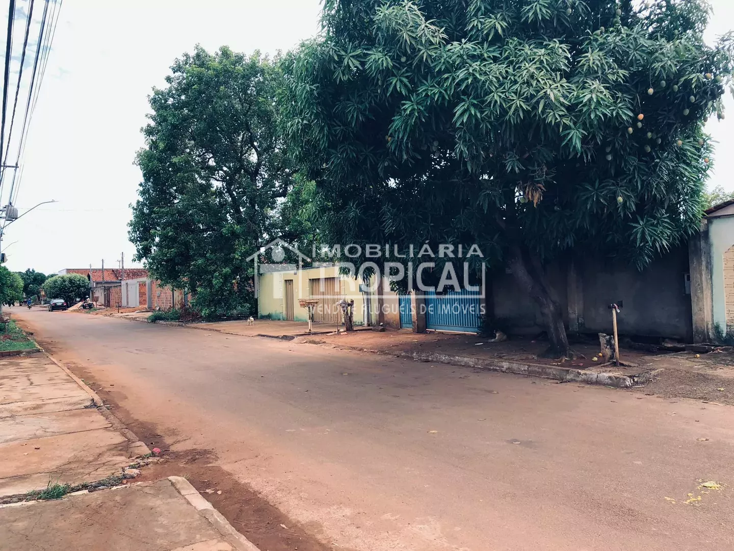 Vende-se casa inacabada bem localizada em Porto Nacional-To. — Miniatura 2