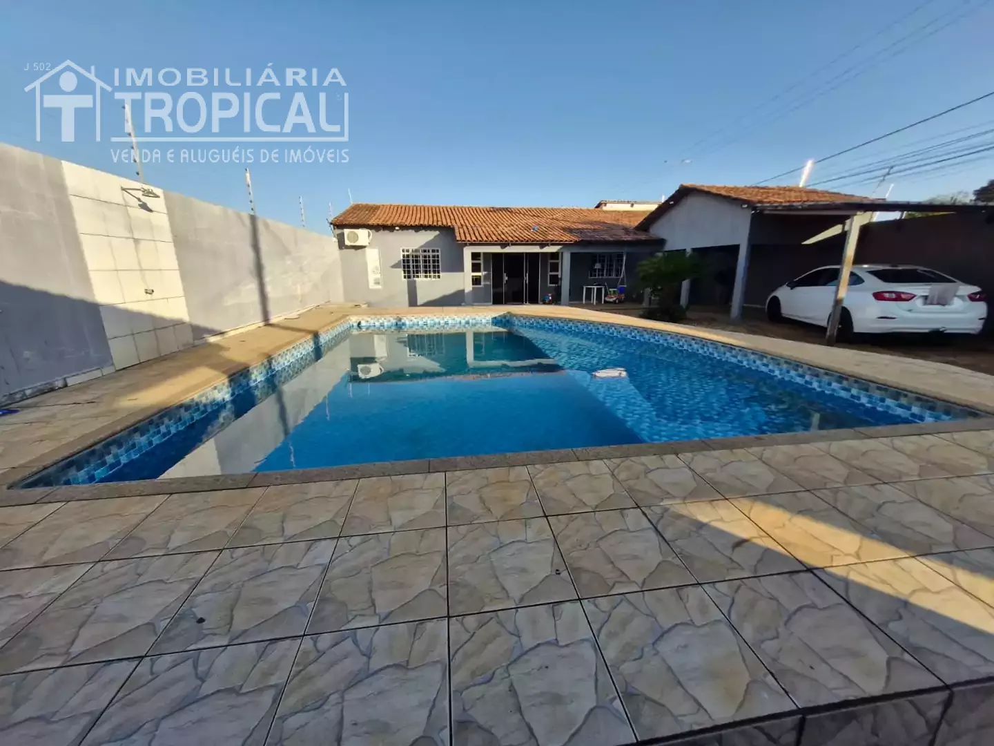 Aluga-se casa com piscina no setor ype próximo as faculdades em Porto Nacional-To. — Miniatura 7