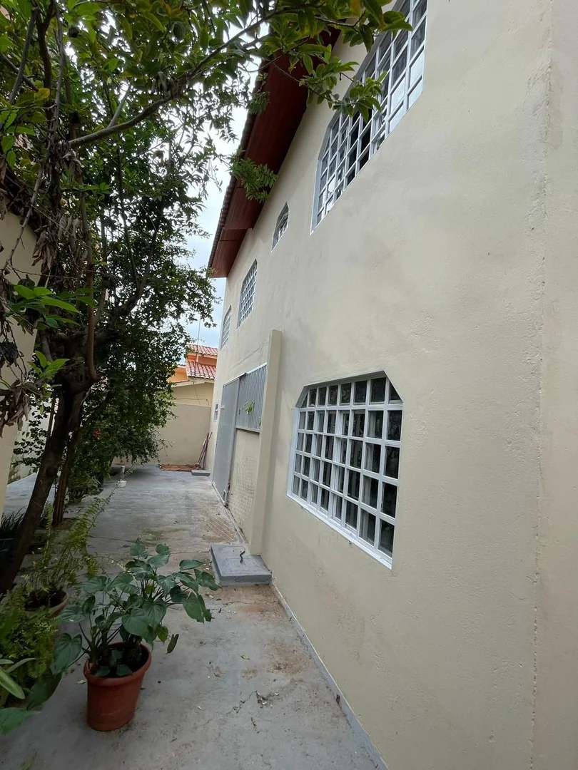 Vende-se casa no setor Aeroporto bem localizado em Porto Nacional-To. — Miniatura 12