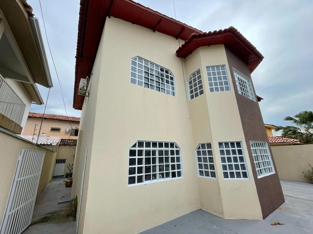 Vende-se casa no setor Aeroporto bem localizado em Porto Nacional-To. — Miniatura 2