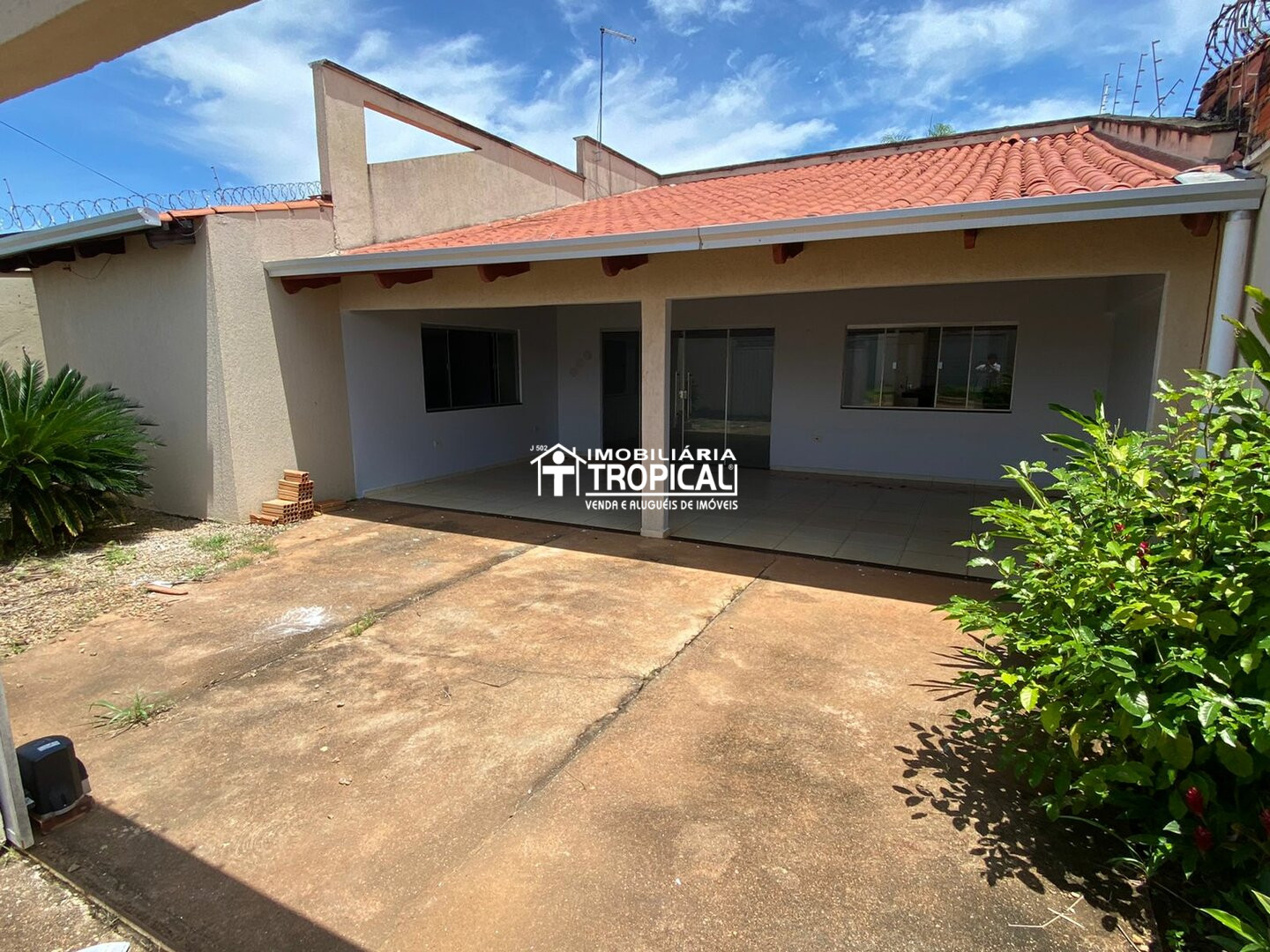 Aluga-se casa de 02 quartos no setor Ype em Porto Nacional-To. — Miniatura 3