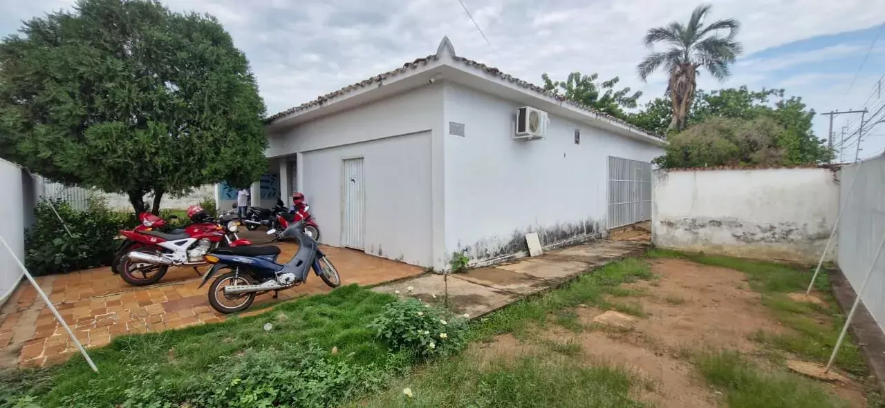Vendo CASA com area Total; 1200,00m², Setor Aeroporto, Porto Nacional-TO — Miniatura 3
