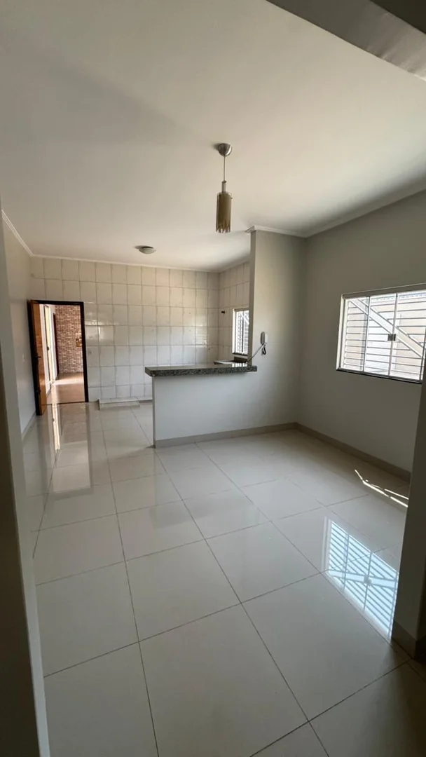 Vendo casa de Alto padrao localizado no setor jardim America em Porto Nacional-TO. — Miniatura 6