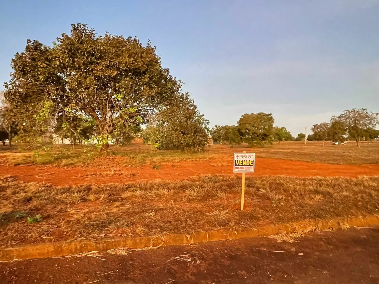 VENDO LOTE RESIDENCIAL DE 600 M2 NO SETOR UNIVERSITARIO EM PORTO NACIONAL-TO — Miniatura 2