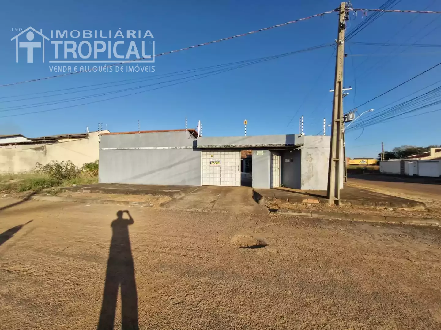 Aluga-se casa com piscina no setor ype próximo as faculdades em Porto Nacional-To. — Miniatura 2