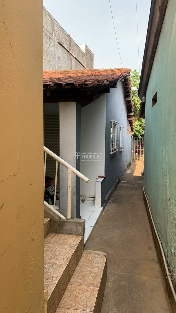 Vende-se prédio comercial com 03 casas no centro de Porto Nacional-To. — Miniatura 3