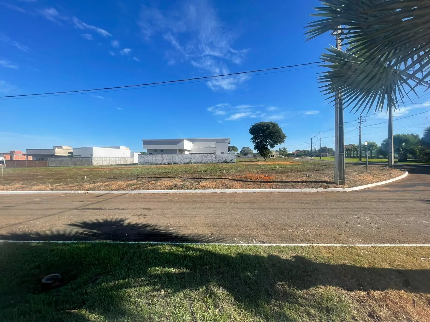 Vendo Lote de esquina no condominio Lake Side em Porto Nacional-TO. — Miniatura 7
