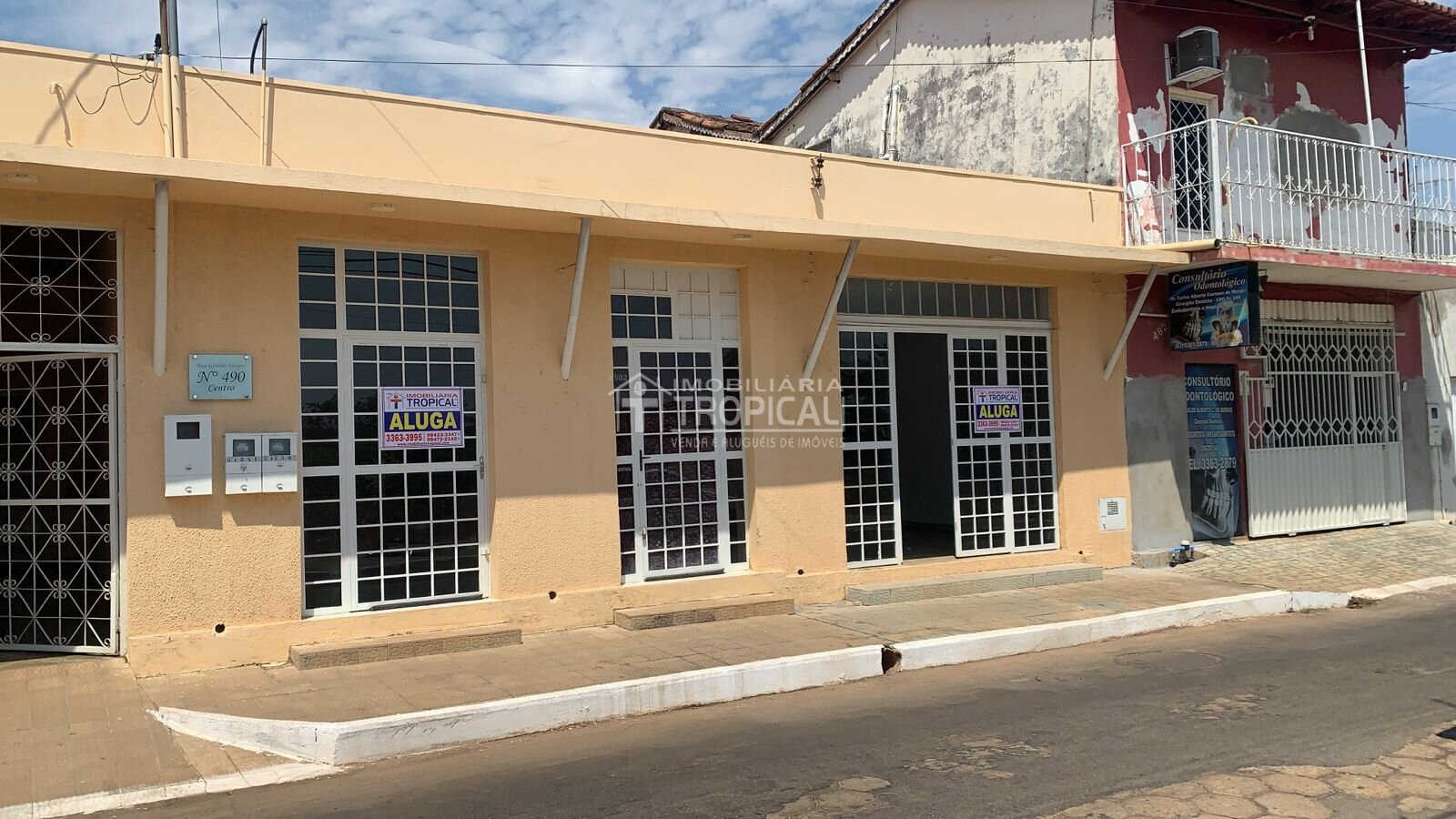 Aluga-se sala comercial no centro da cidade de Porto Nacional-To. — Miniatura 2
