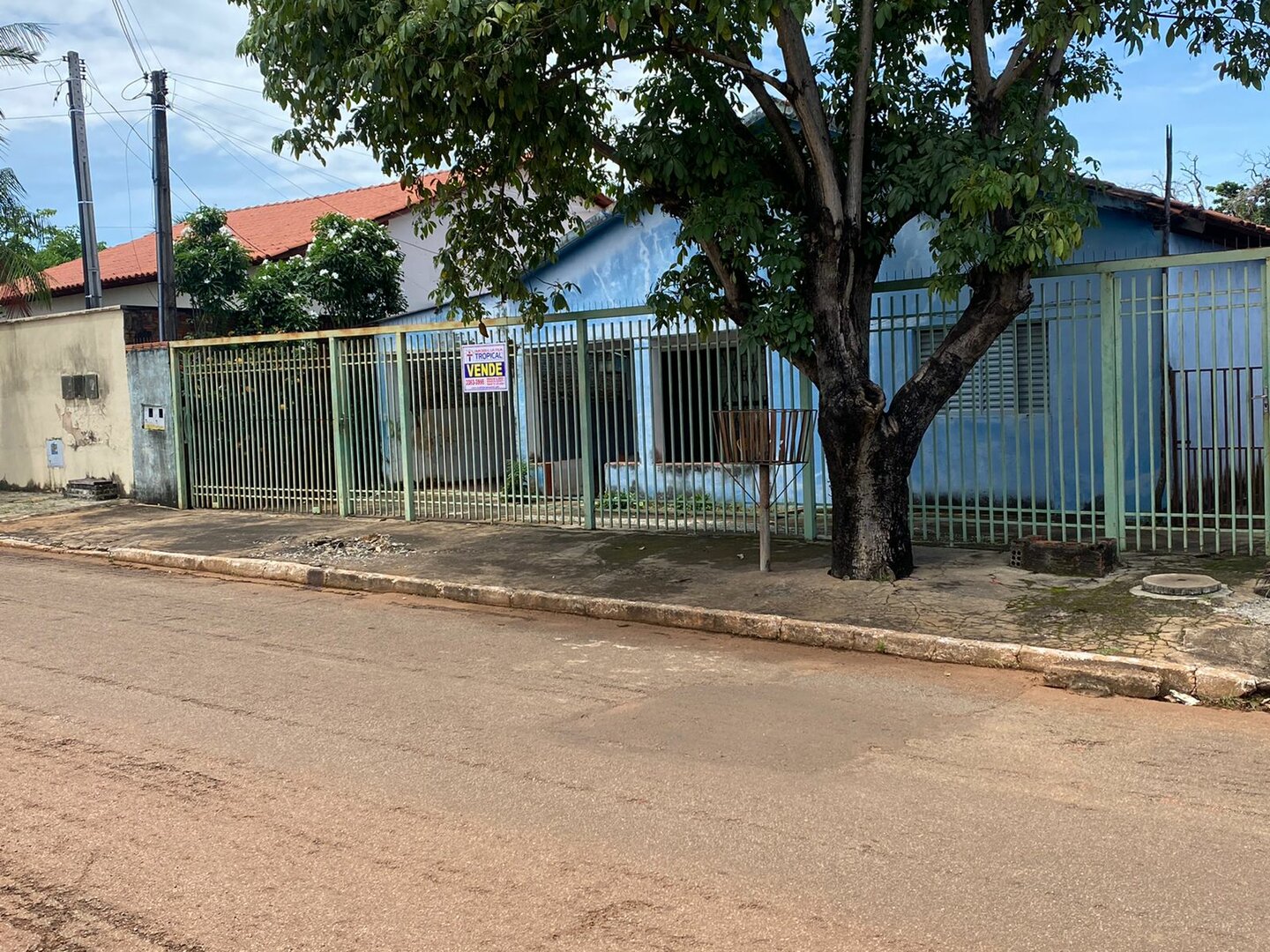 Casa no Setor Aeroporto, bem Localizada em Porto Nacional-TO — Miniatura 3