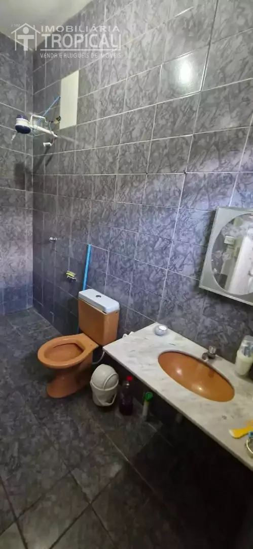 Vende-se casa bem localizada no setor Aeroporto em Porto Nacional-To. — Miniatura 12