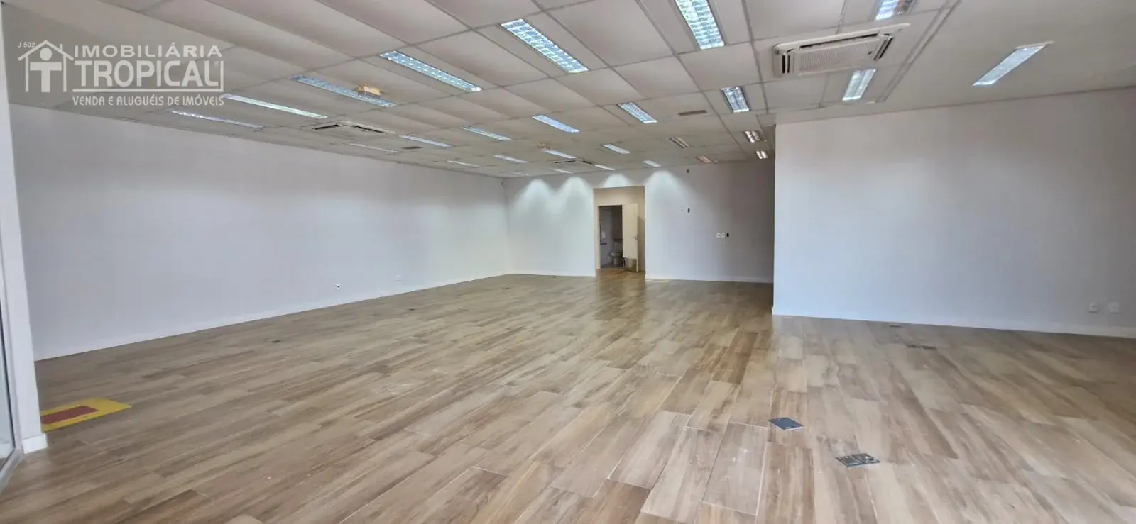 Aluga-se Sala comercial no centro de Porto Nacional-To — Miniatura 7