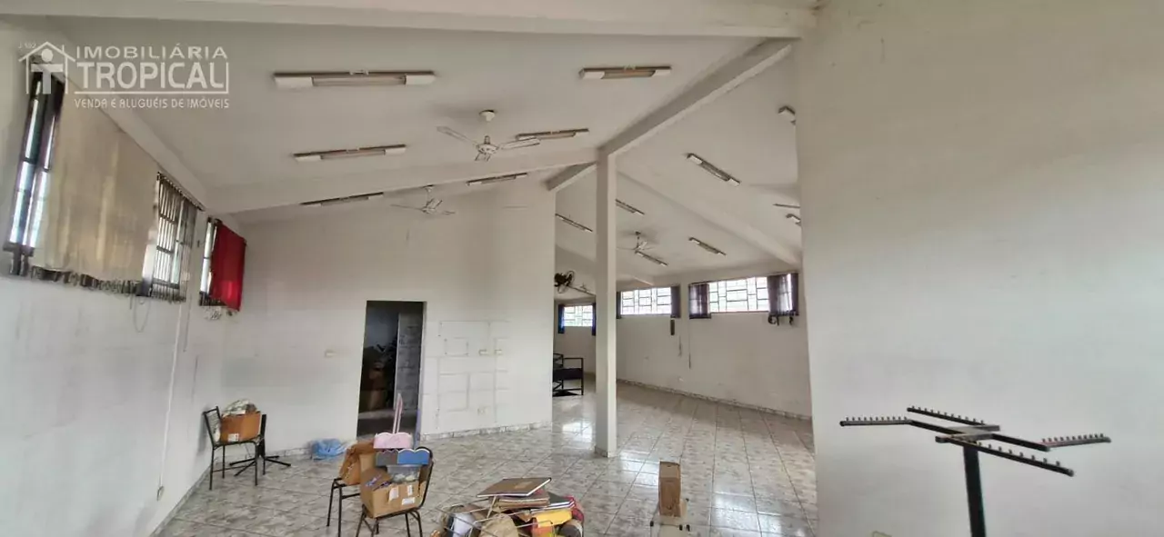 Aluga-se ponto comercia de esquina  bem localizado em Porto Nacional-To. — Miniatura 15
