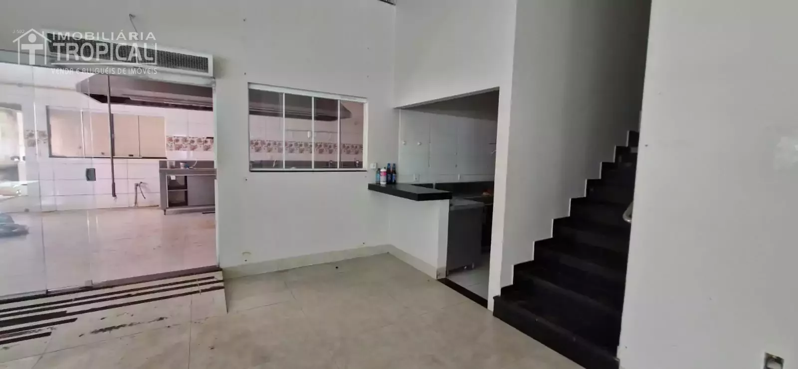 Aluga-se ponto comercial bem localizado no centro de Porto Naconal-To. — Miniatura 14