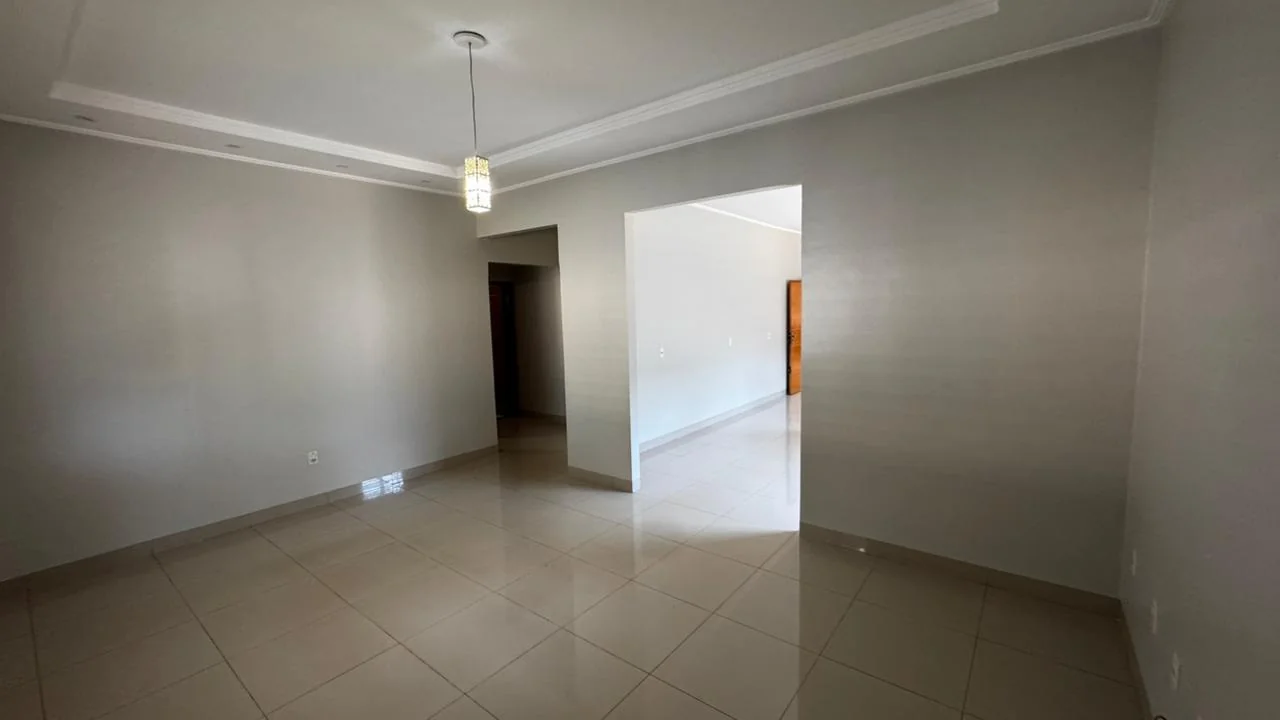 Vendo casa de Alto padrao localizado no setor jardim America em Porto Nacional-TO. — Miniatura 5