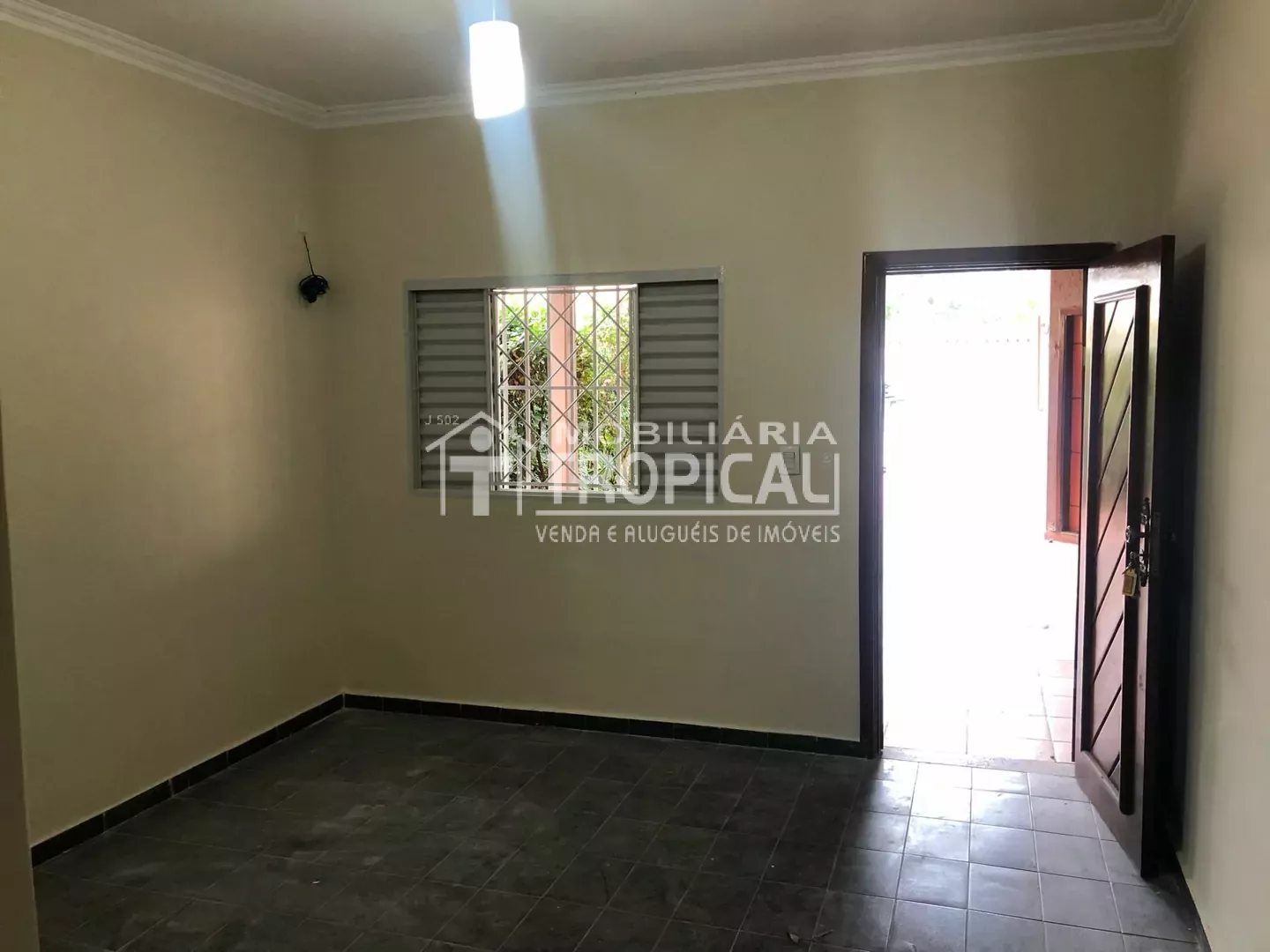 Casa à Venda na Pracinha das Mães, Bairro Centro, Bem Localizado em Porto Nacional-TO — Miniatura 14