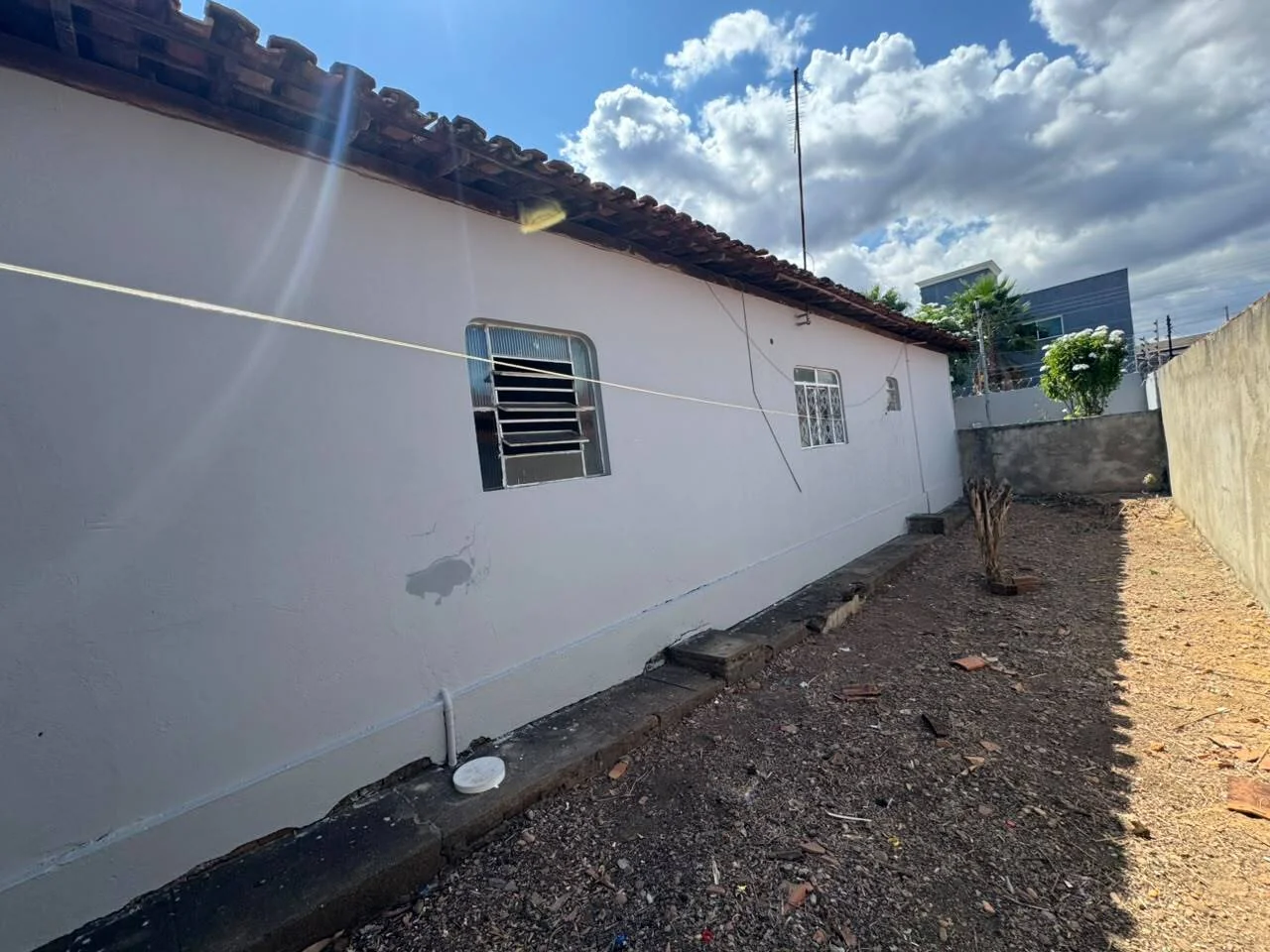 Aluga-se casa bem localizada no  setor Jardim  Brasília em Porto Nacional-To — Miniatura 15