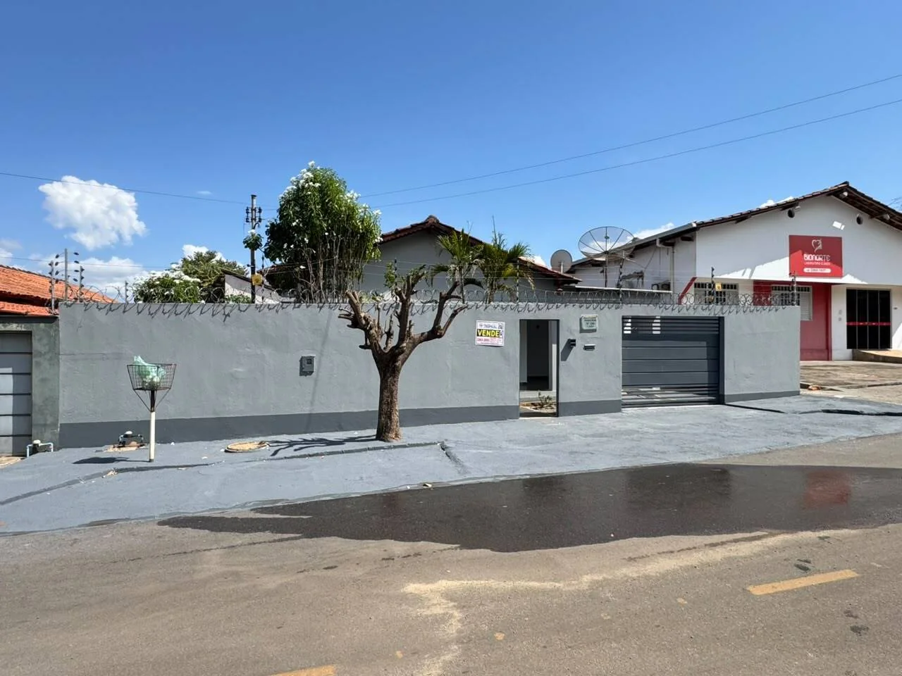 Aluga-se casa bem localizada no  setor Jardim  Brasília em Porto Nacional-To — Miniatura 2