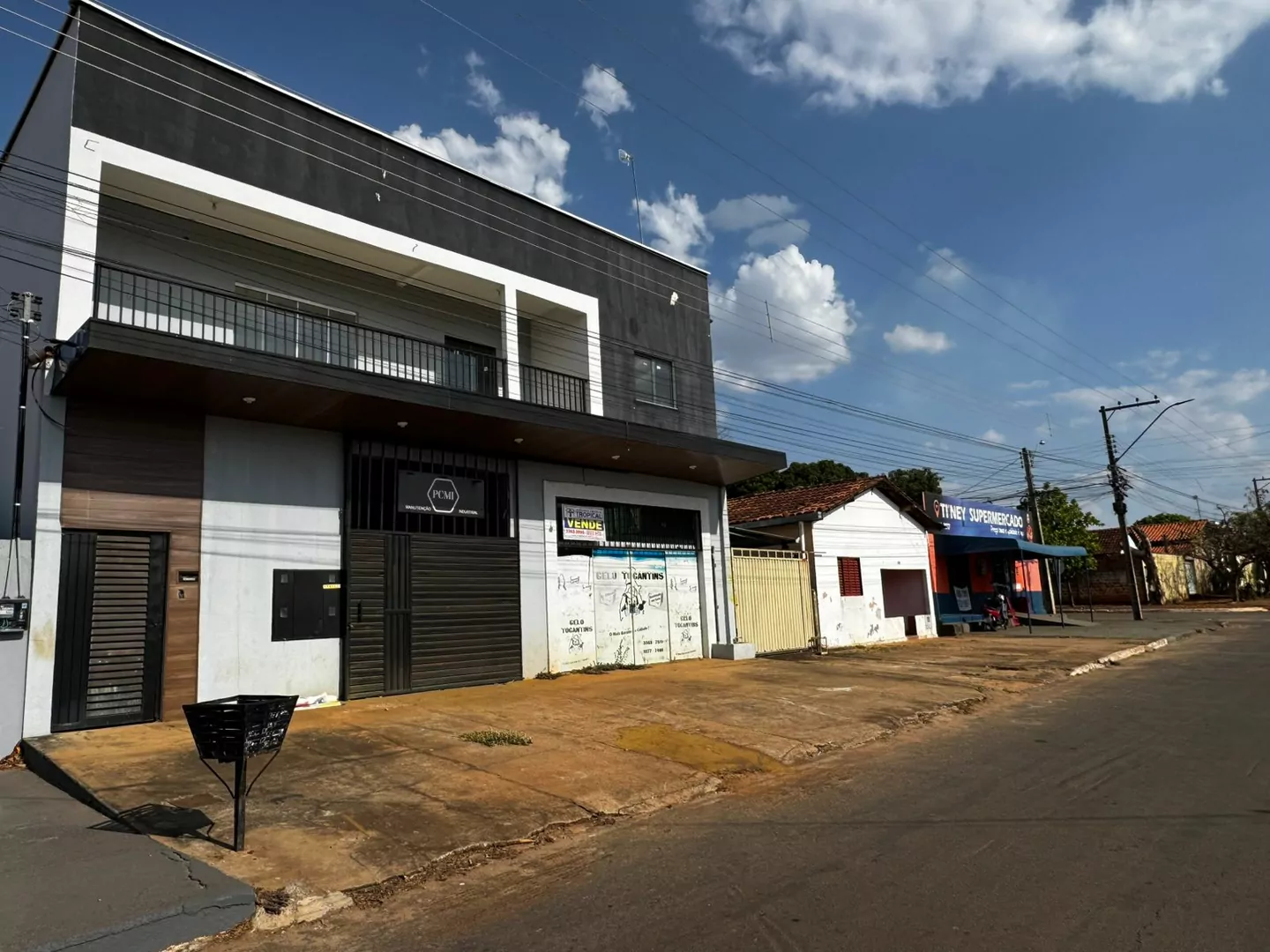 Vendo Ponto Comercial e 01 apartamento na av. Tocantins em Porto Nacional-TO — Miniatura 3