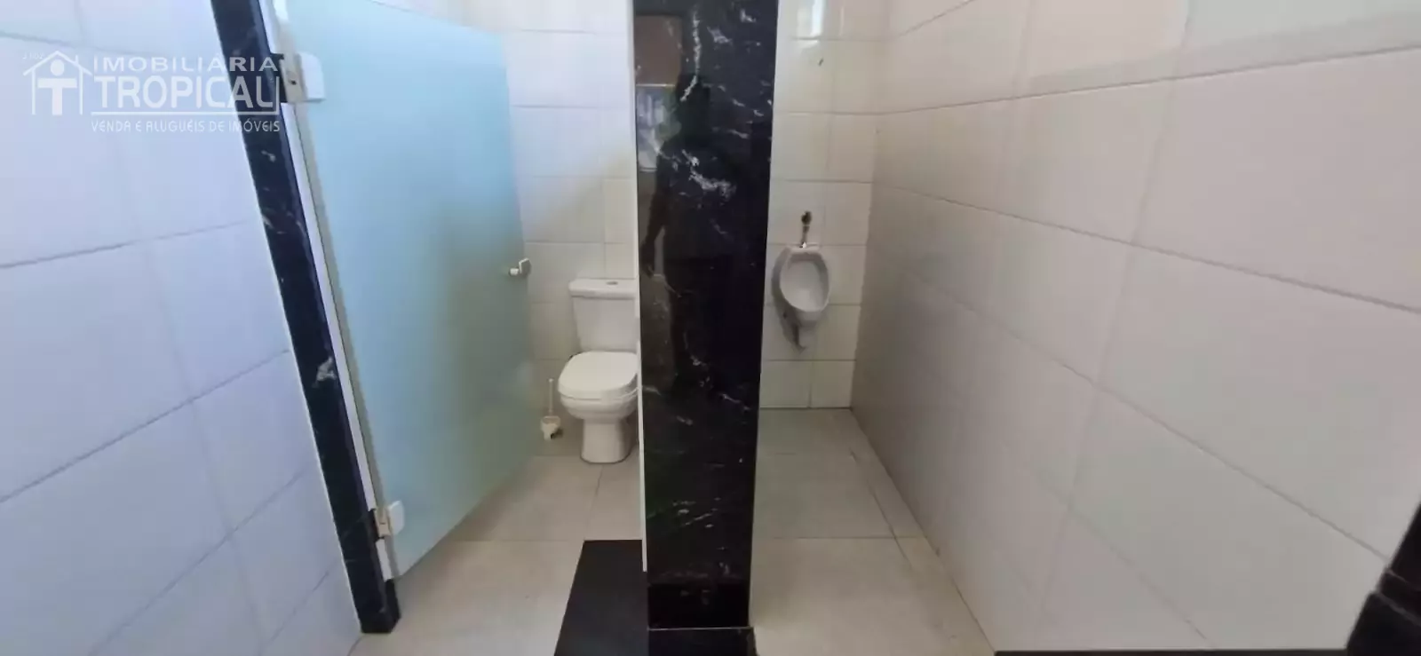 Aluga-se ponto comercial bem localizado no centro de Porto Naconal-To. — Miniatura 8