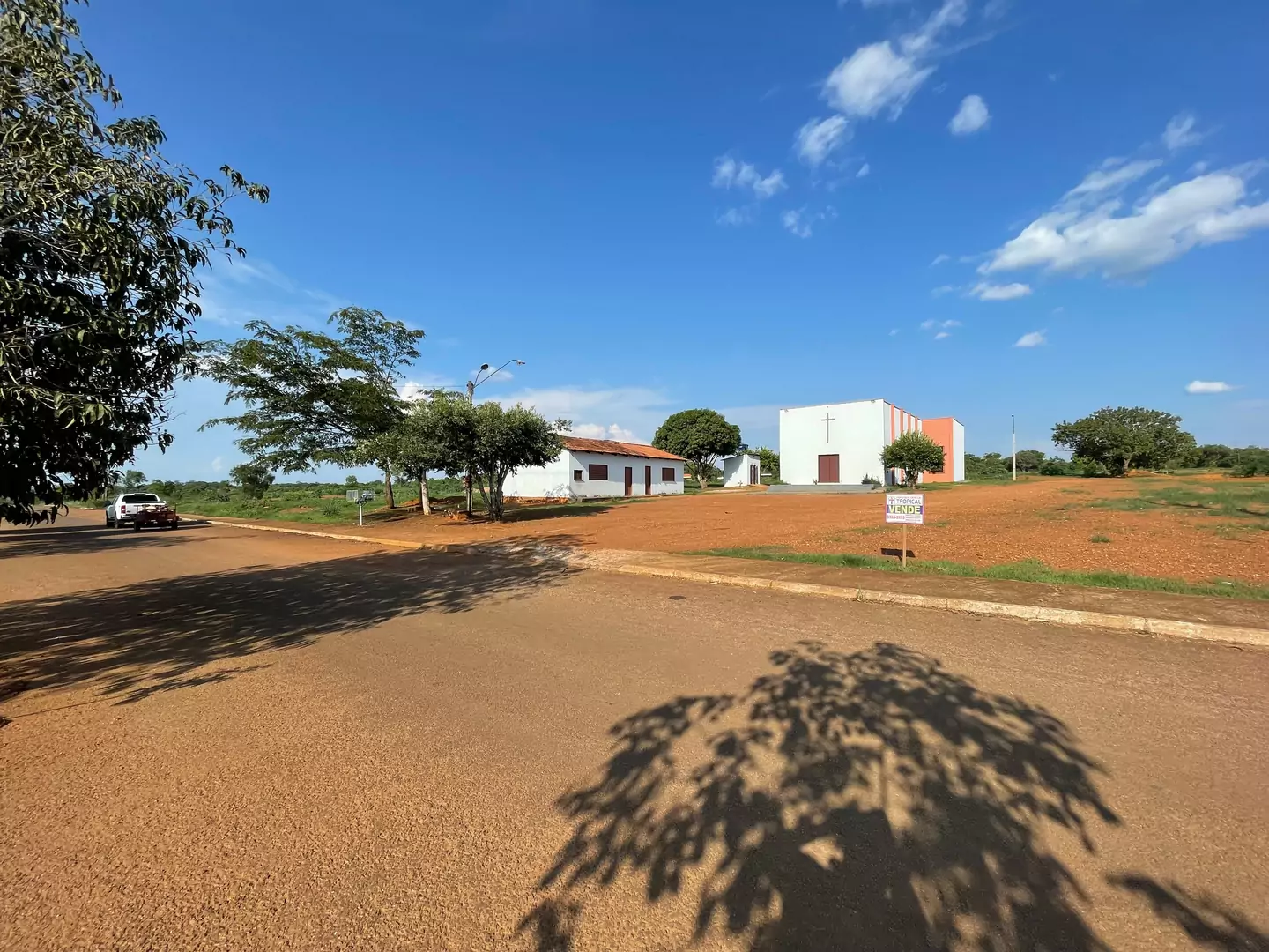 Vendo Lote COMERCIAL, bem localizado em frente a uma pista dupla. — Miniatura 3