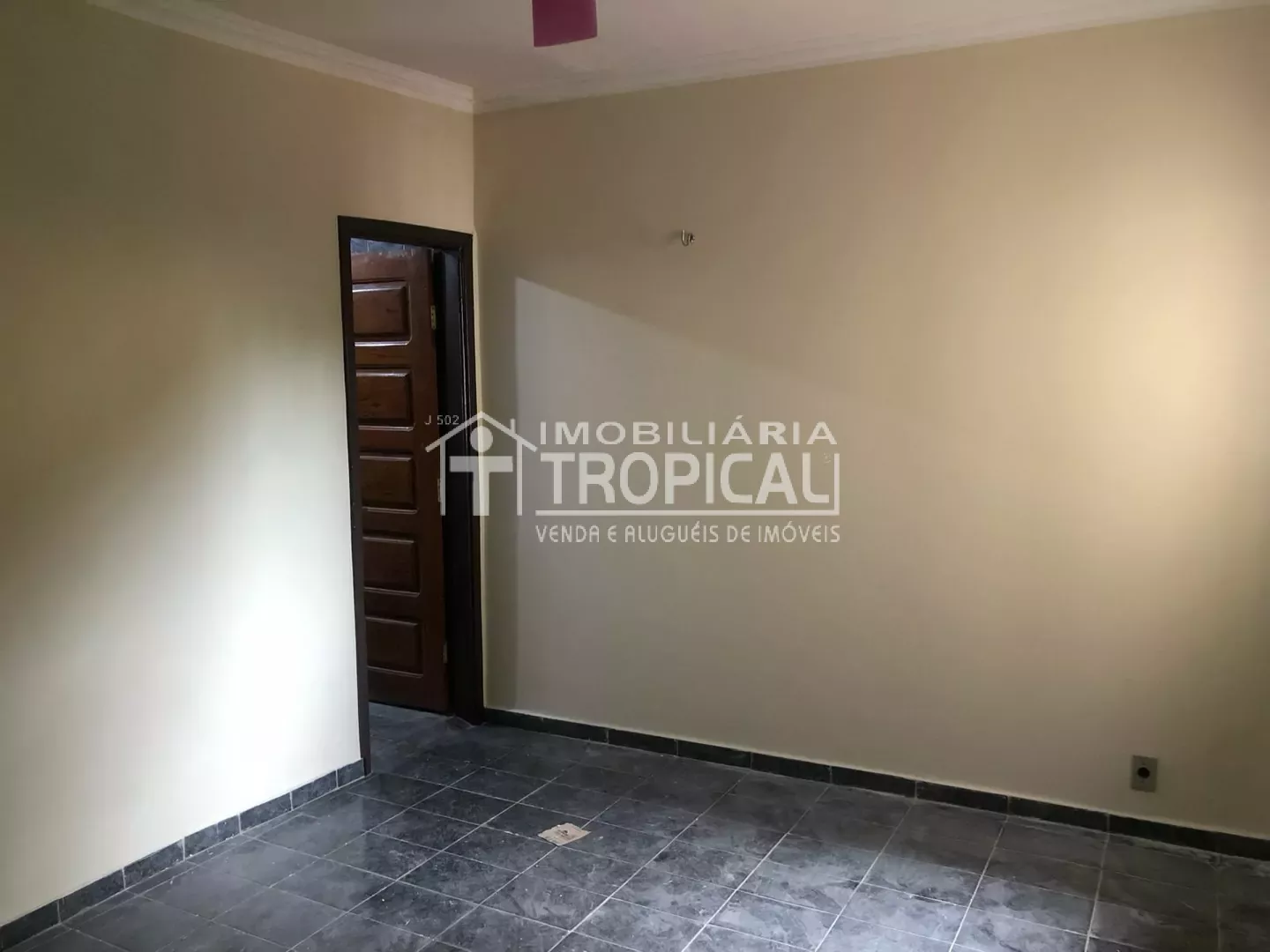 Casa à Venda na Pracinha das Mães, Bairro Centro, Bem Localizado em Porto Nacional-TO — Miniatura 15