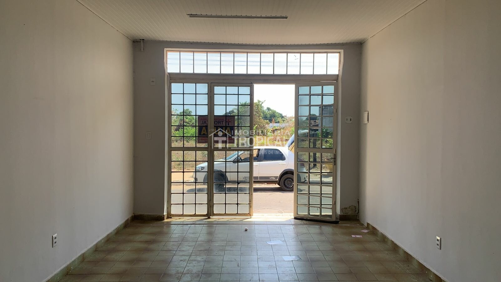 Aluga-se sala comercial no centro da cidade de Porto Nacional-To. — Miniatura 7