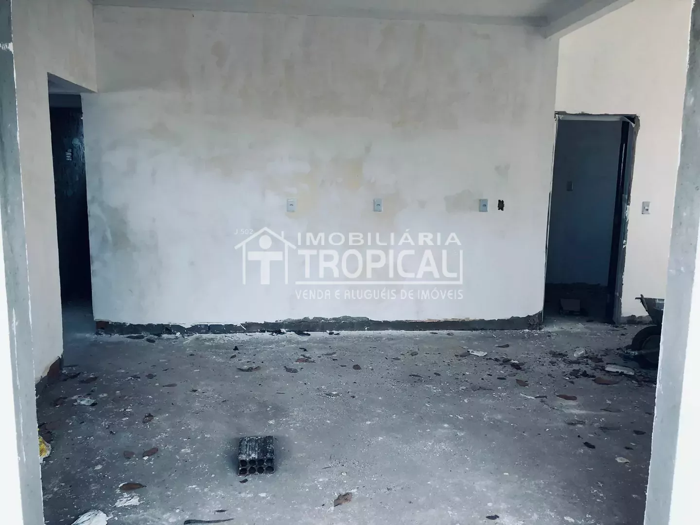 Vende-se casa inacabada bem localizada em Porto Nacional-To. — Miniatura 9