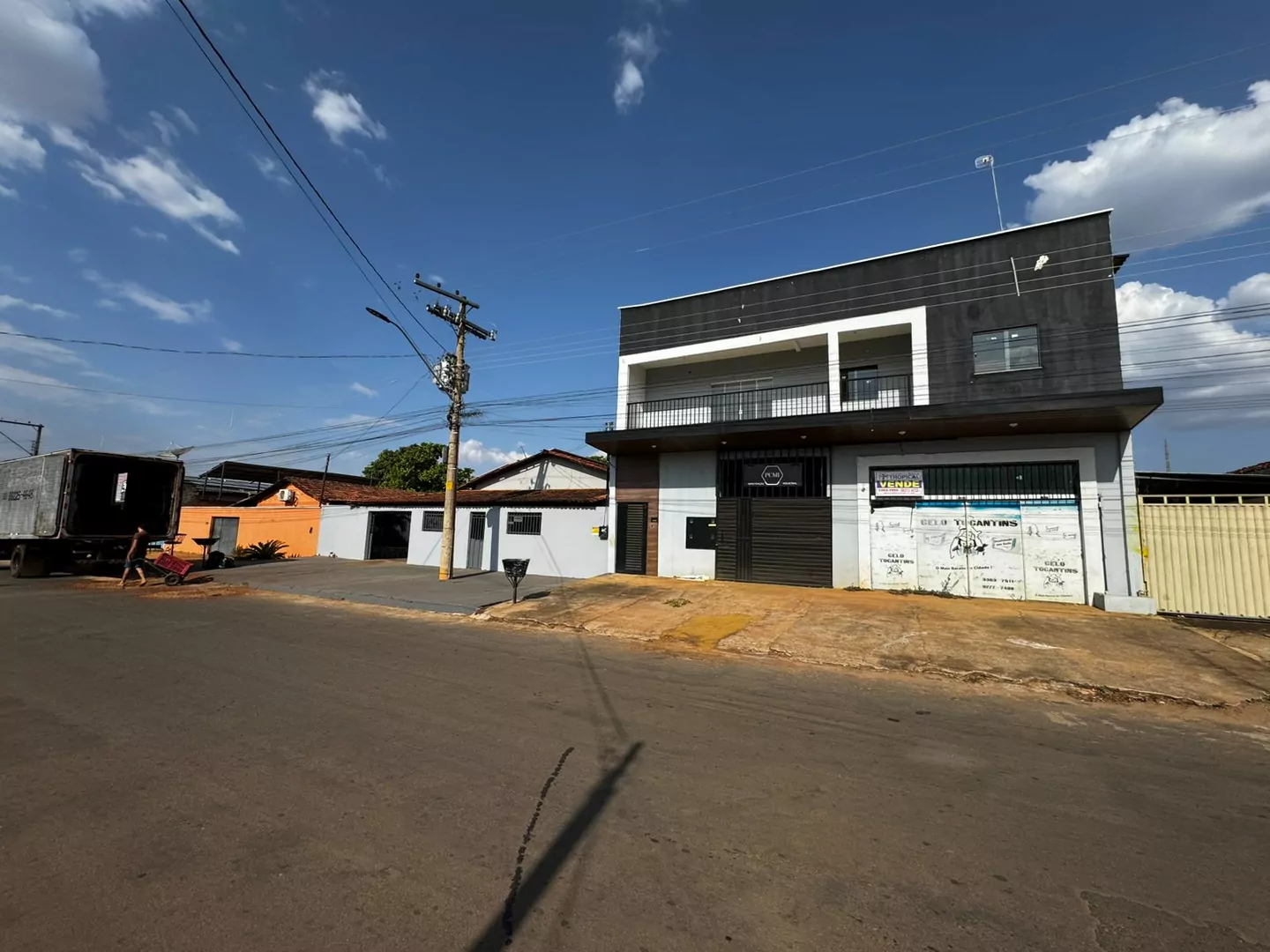 Vendo Ponto Comercial e 01 apartamento na av. Tocantins em Porto Nacional-TO — Miniatura 2