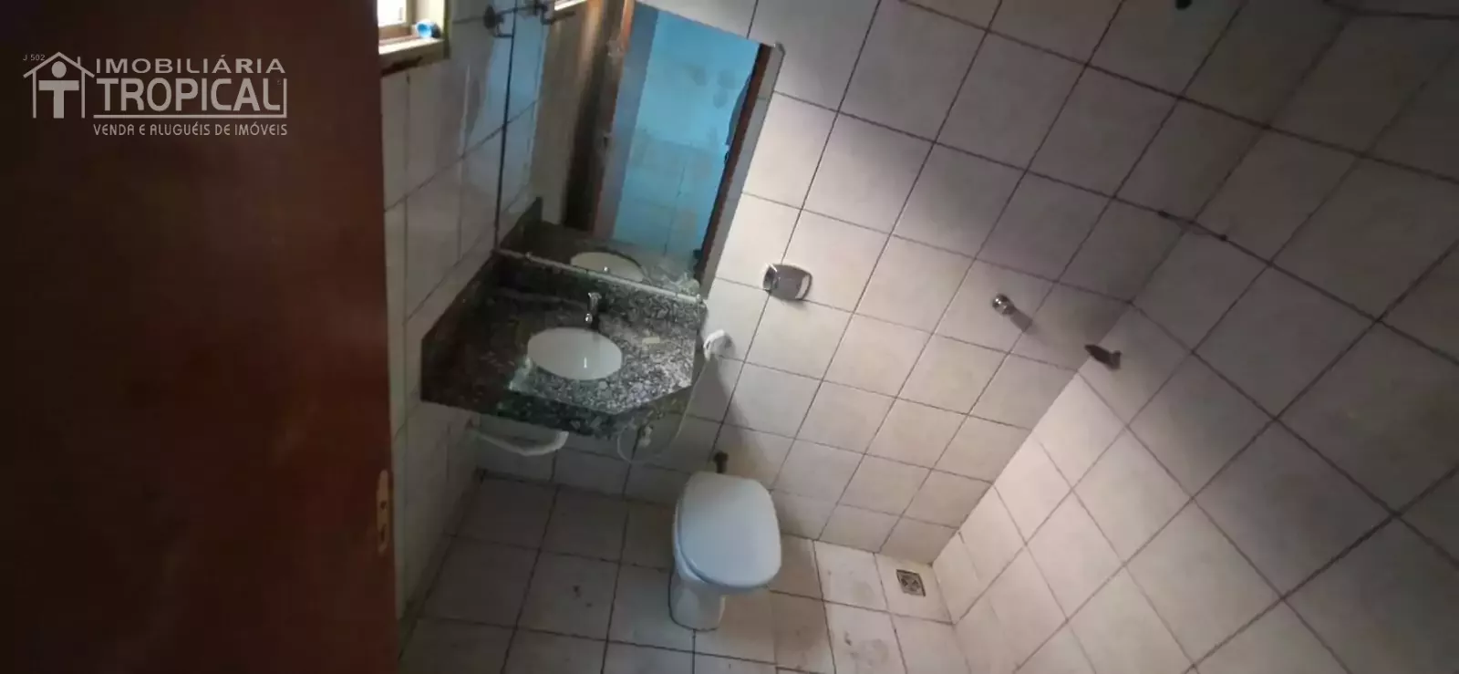 Aluga-se casa bem localizada no setor Jd. Brasília em Porto Nacional-To. — Miniatura 10