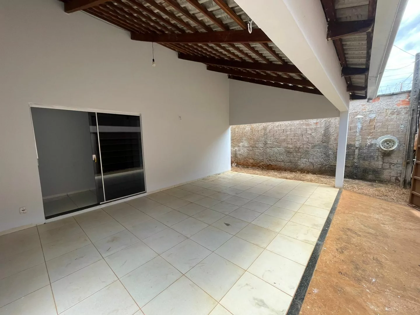 Vendo casa no setor Tropical Palmas em Porto Nacional-TO — Miniatura 2