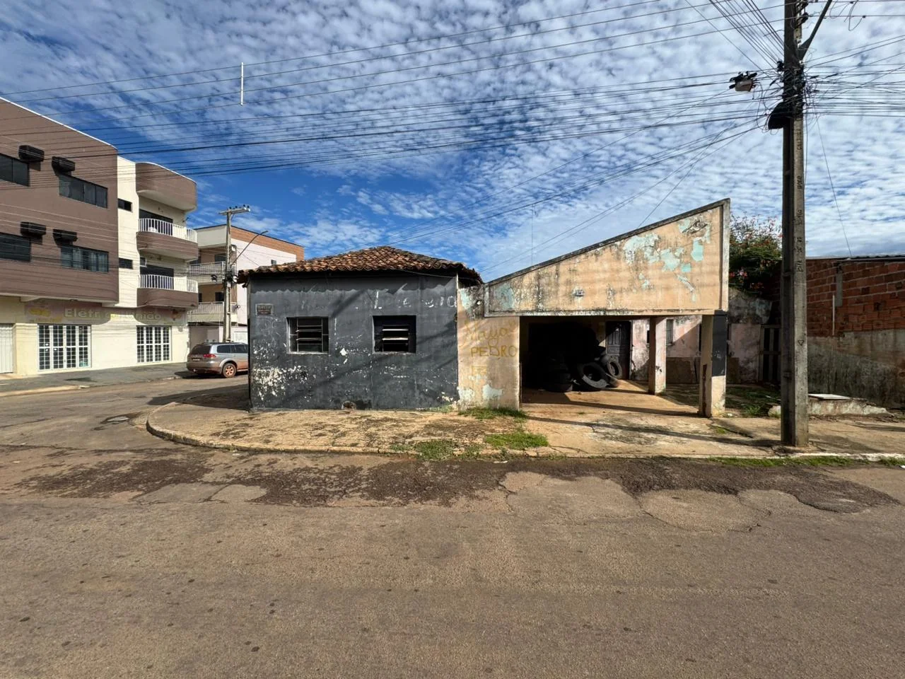 Vendo Terreno com 03 construçoes no Centro de Porto Nacional-TO — Miniatura 4