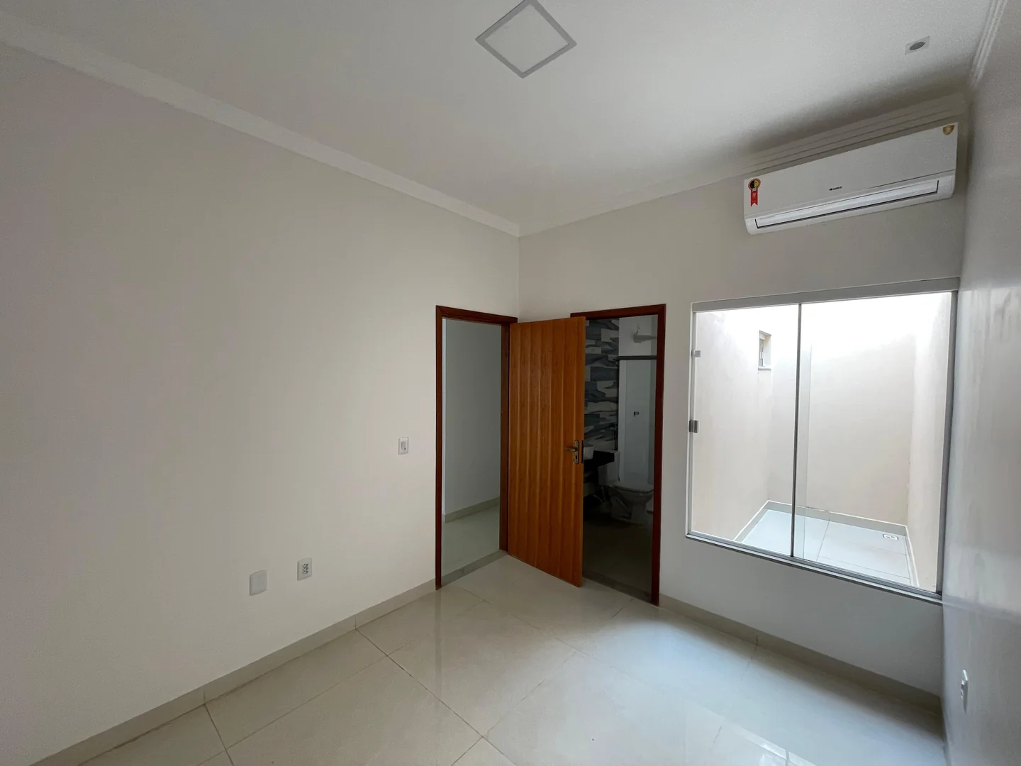Vendo casa de alto padra localizado no setor Jardim America em Porto Nacional-TO — Miniatura 8