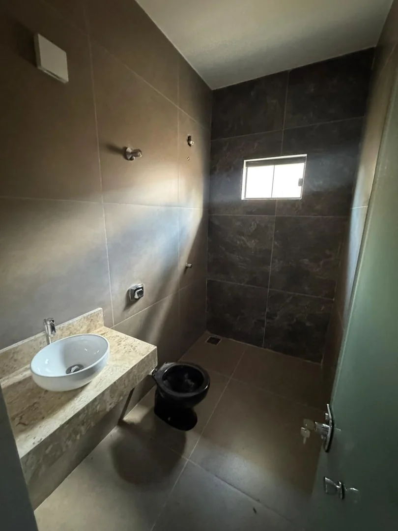 Vendo casa com 04 suites na larje no setor jardim dos Ypes em Porto Nacional-TO — Miniatura 13