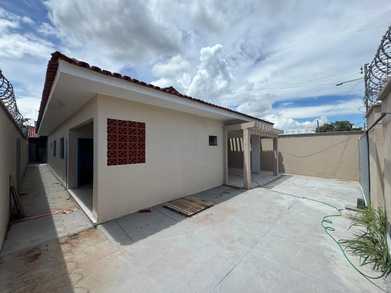 Vendo casa com 04 suites na larje no setor jardim dos Ypes em Porto Nacional-TO — Miniatura 5
