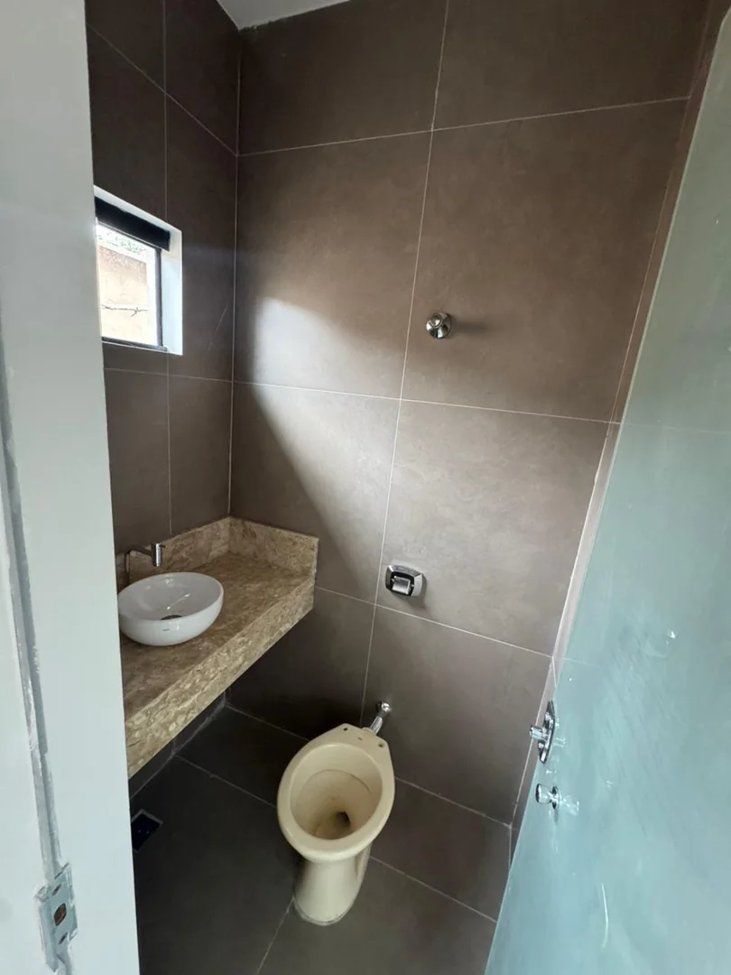 Vendo casa com 04 suites na larje no setor jardim dos Ypes em Porto Nacional-TO — Miniatura 11